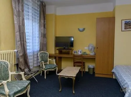 Hotel De La Cloche Vitry-le-François Esterno foto