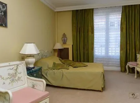 Hotel De La Cloche Vitry-le-François Esterno foto