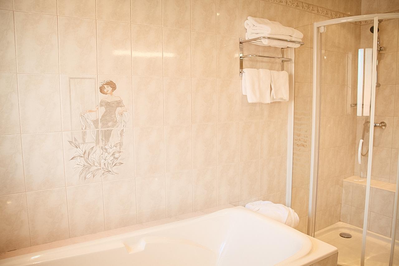 De La Cloche Hotel 2*