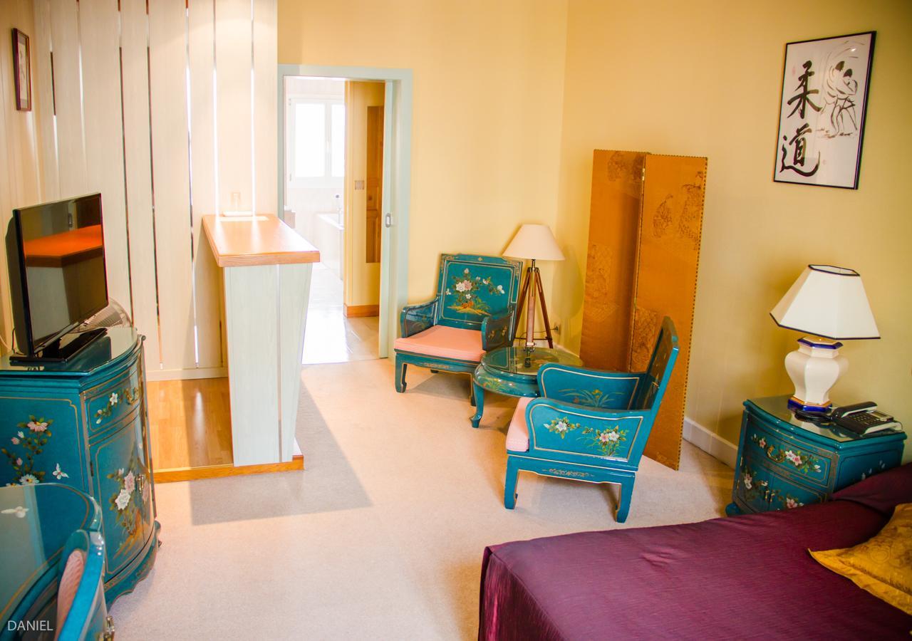 De La Cloche Hotel 2*
