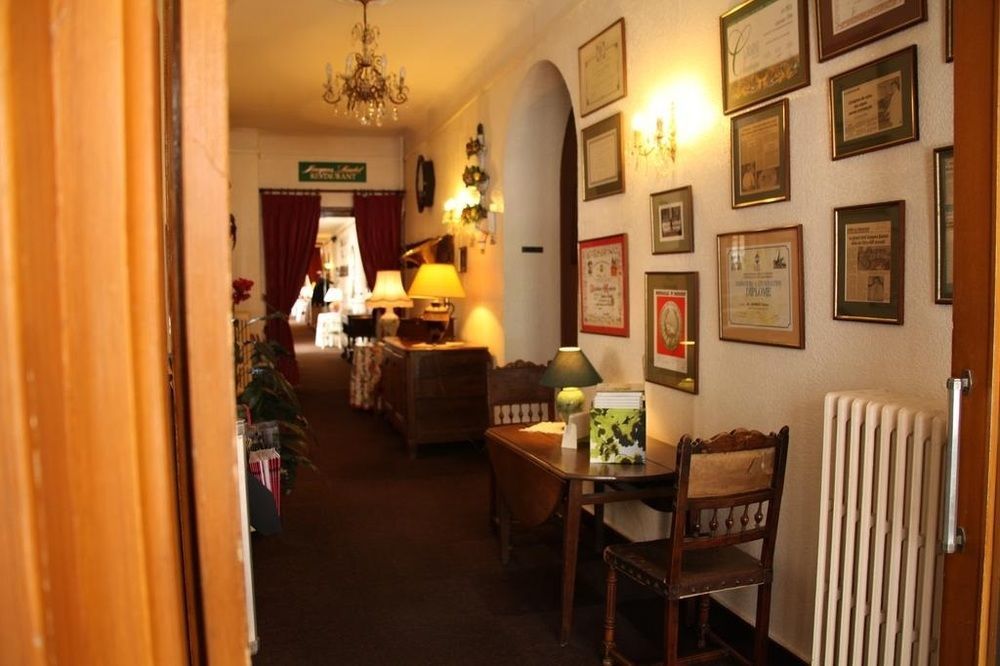Hotel De La Cloche 2*
